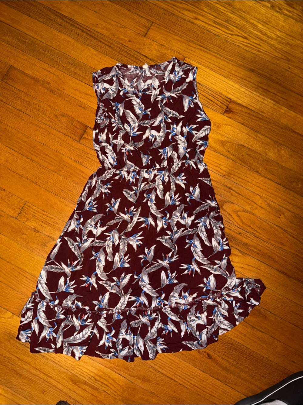 Womens Floral Sleeveless Burgundy Dress size small lightweight